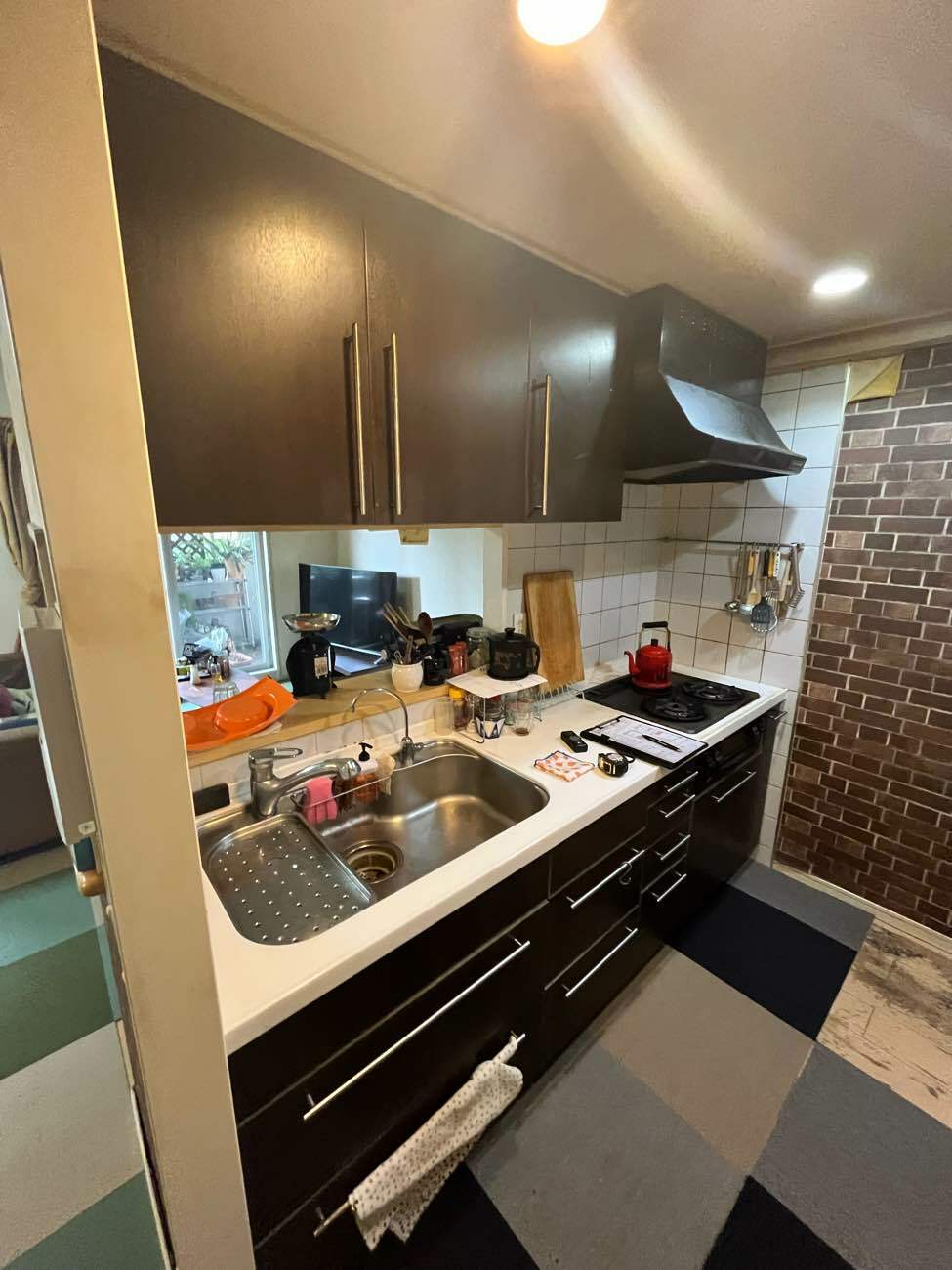 毎日料理が楽しくなるお洒落なフレームキッチン | 藤沢市周辺エリアのリフォーム（キッチン、浴槽、トイレ、外壁塗装等）｜ 株式会社内藤商事