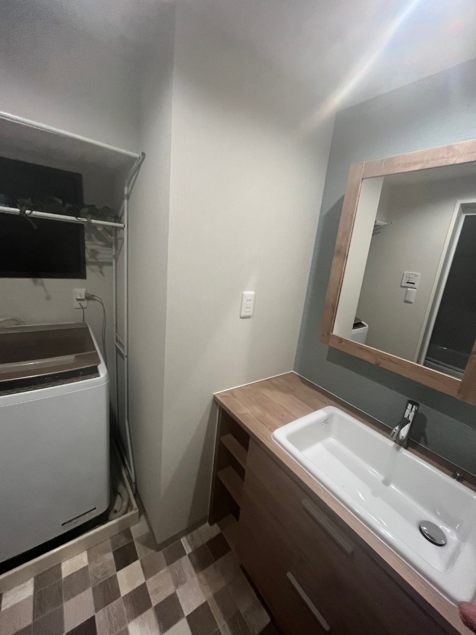 身支度からテンション上がる　洗面化粧台 | 藤沢市周辺エリアのリフォーム（キッチン、浴槽、トイレ、外壁塗装等）｜ 株式会社内藤商事